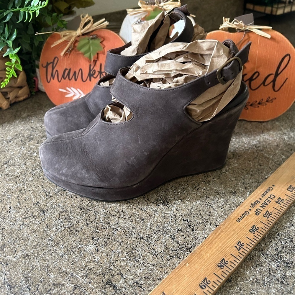 Cordani Calsature Wedge Women's US 7 
Chocolate Brown Nubuck Leather Heels